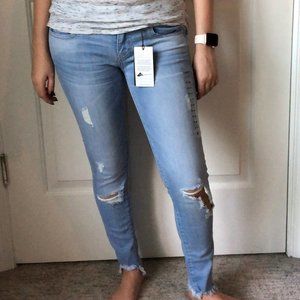 NWT American Eagle Distressed Jeans